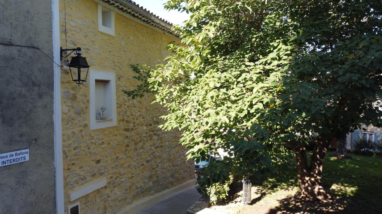 L'Angelus, Gite De Charme Au Coeur Du Vieux Village De 사블레 외부 사진