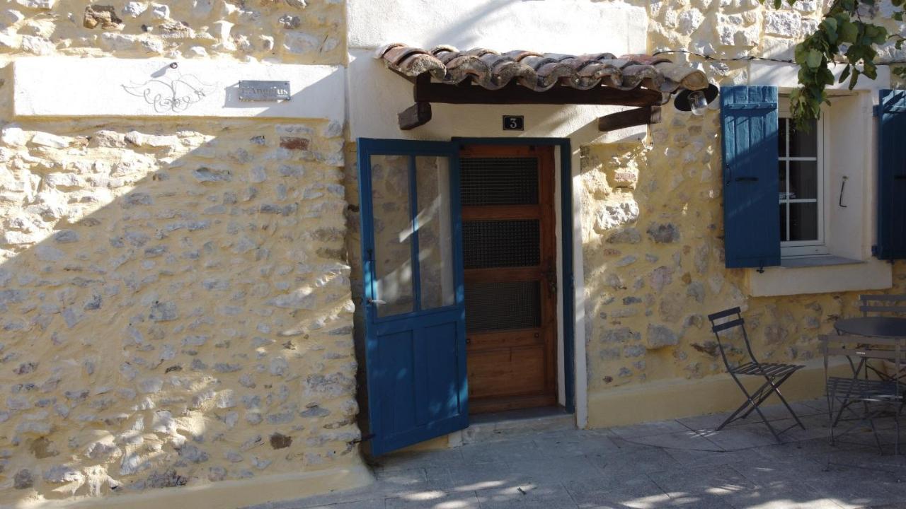 L'Angelus, Gite De Charme Au Coeur Du Vieux Village De 사블레 외부 사진